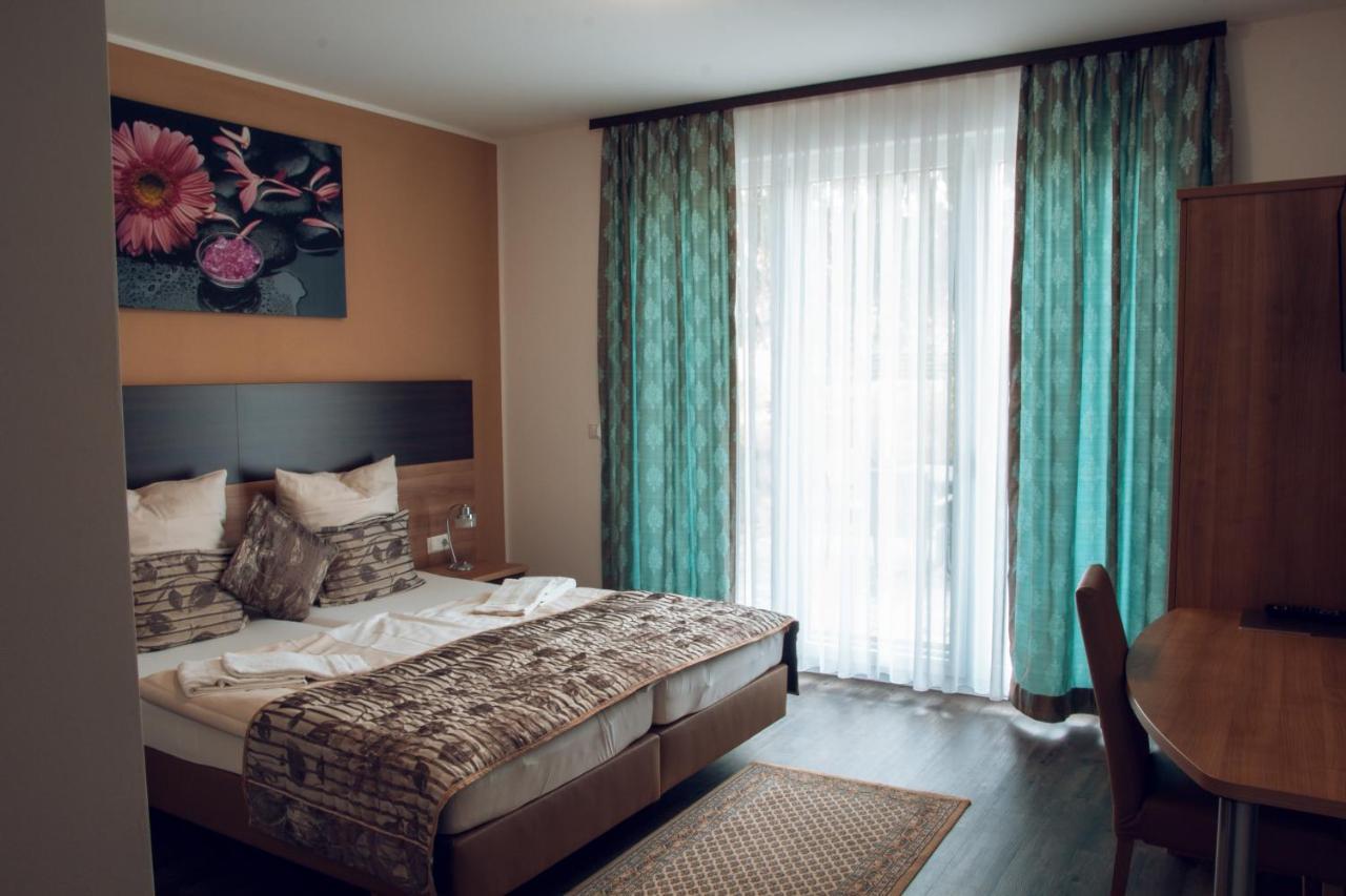 Hotel Pizzeria Da Beni Kochersteinsfeld Экстерьер фото