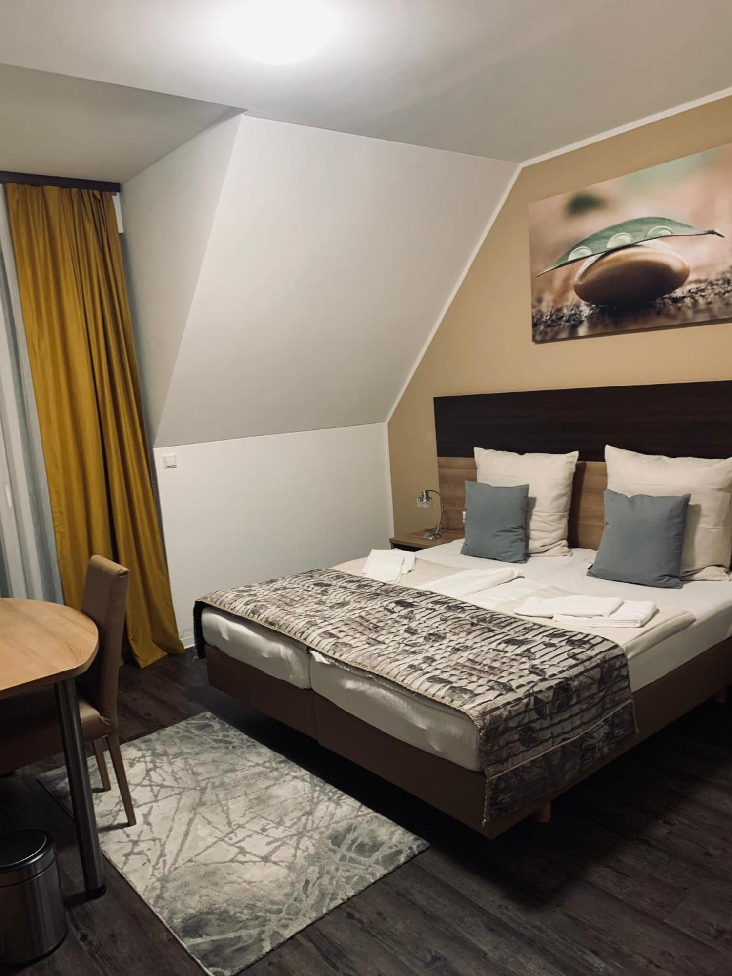 Hotel Pizzeria Da Beni Kochersteinsfeld Экстерьер фото