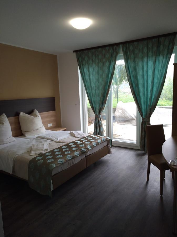 Hotel Pizzeria Da Beni Kochersteinsfeld Экстерьер фото