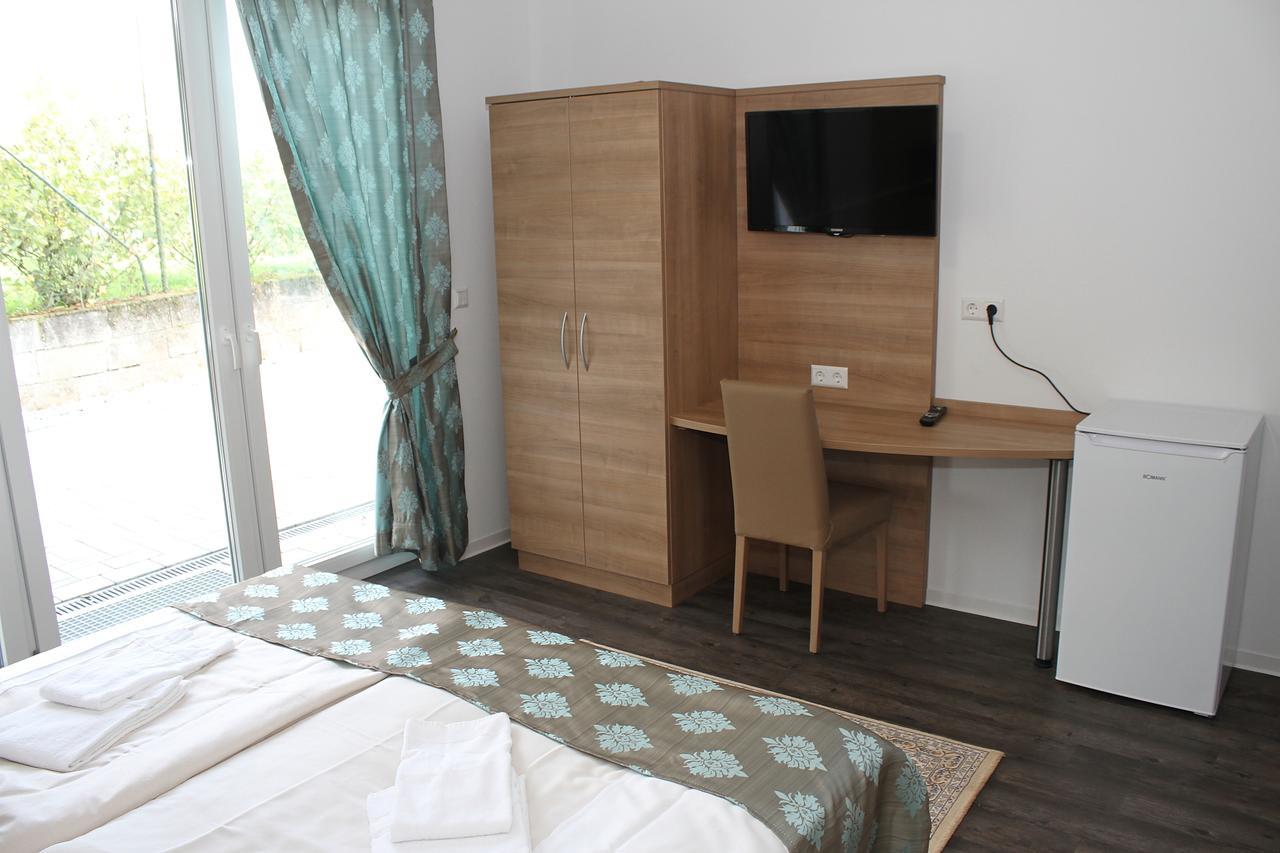 Hotel Pizzeria Da Beni Kochersteinsfeld Экстерьер фото